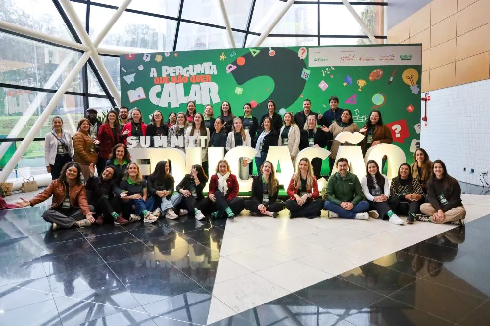 Sicredi Aliança PR/SP participa de Summit Educação Sicredi. Evento tem como foco as transformações contemporâneas na educação